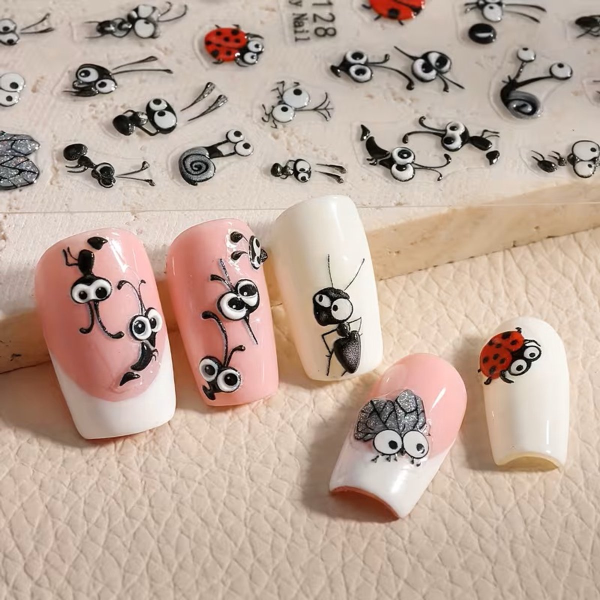 Nail art nagelstickers - nagelstickers liefheersbeestjes en mieren - 2 velletjes