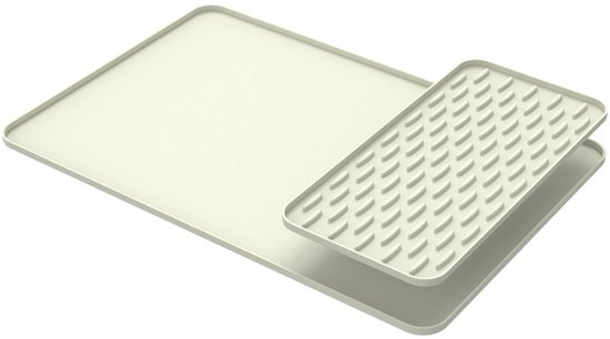 Set van twee beige siliconen matten. Eén vlakke mat en één met ribbels.
