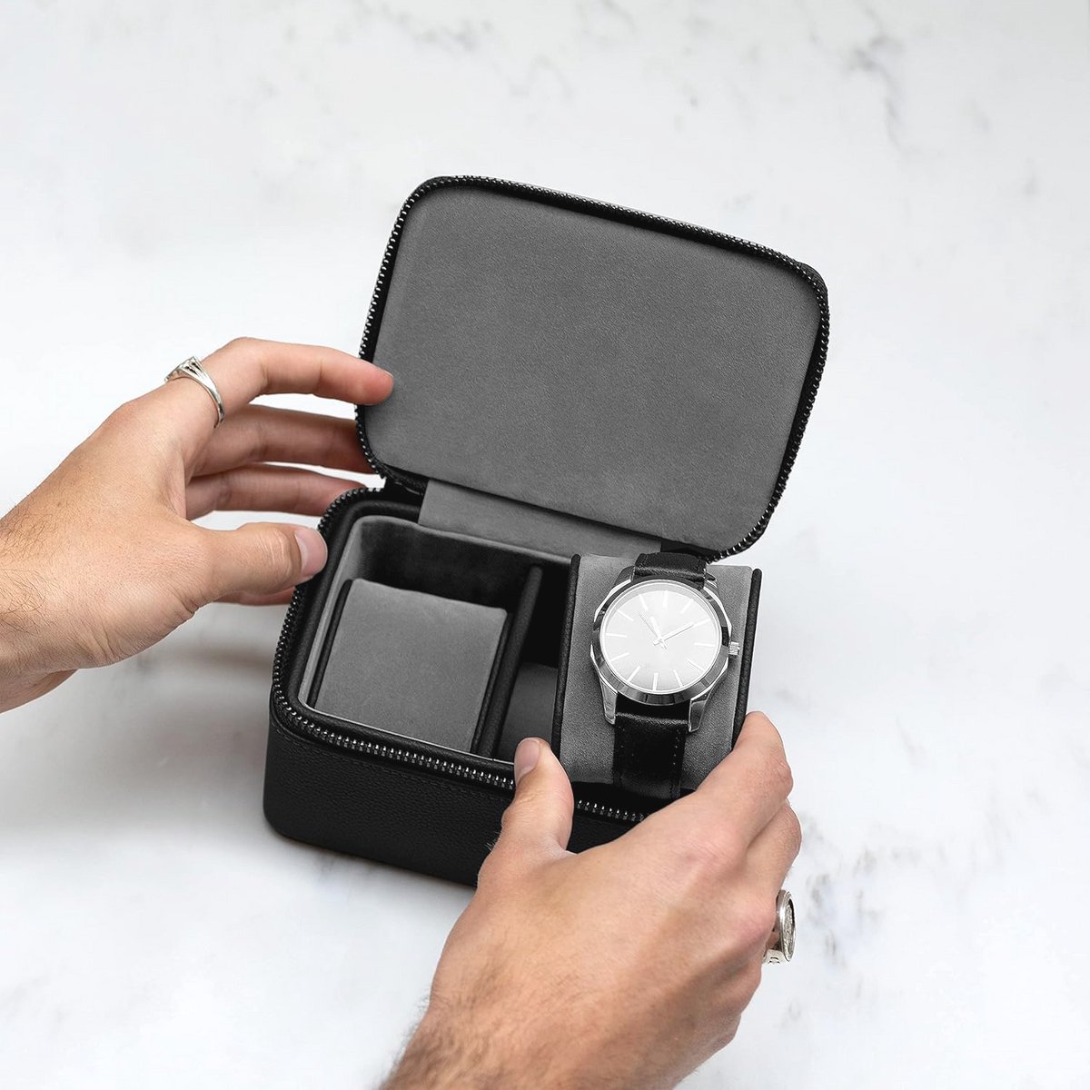 Dubbele Rits Horloge Box in Pebble Zwart - Perfect voor het Organiseren van Horloges
