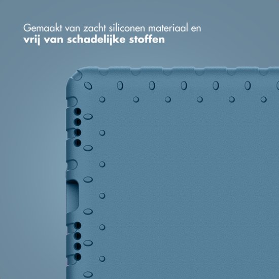 Gedetailleerde close-up van de donkerblauwe, zachte siliconen textuur van een tablet hoes.