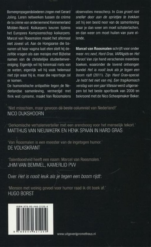 Achterkant van een boek met recensies en de ISBN-barcode.
