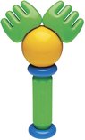 Een geel magnetisch figuur met groene handen als hoofdversiering, blauwe ringen en een groene basis.