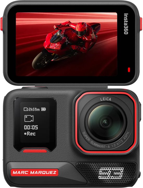 Zwarte Insta360 Ace Pro 2 actiecamera met rode accenten en klapbaar scherm met race-afbeelding.