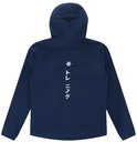 Marineblauwe softshell jas met capuchon, achterkant met Japanse tekst.