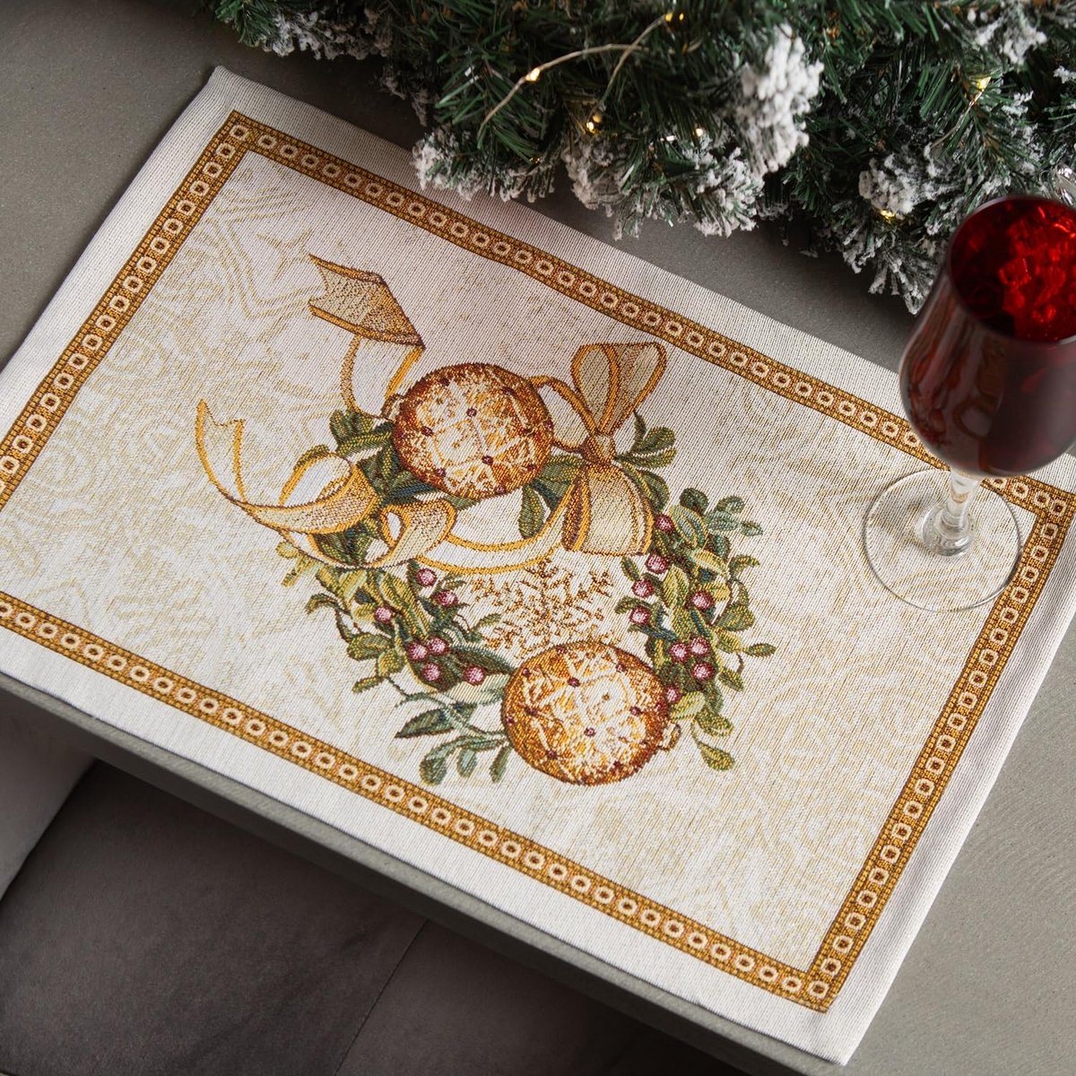Kerst Tafelkleed Gobelin Kerstman en Kinderen Glitter 140x140 cm