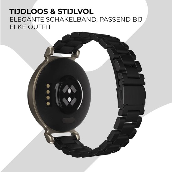 Bracelet à maillons en métal noir attaché à une montre connectée.