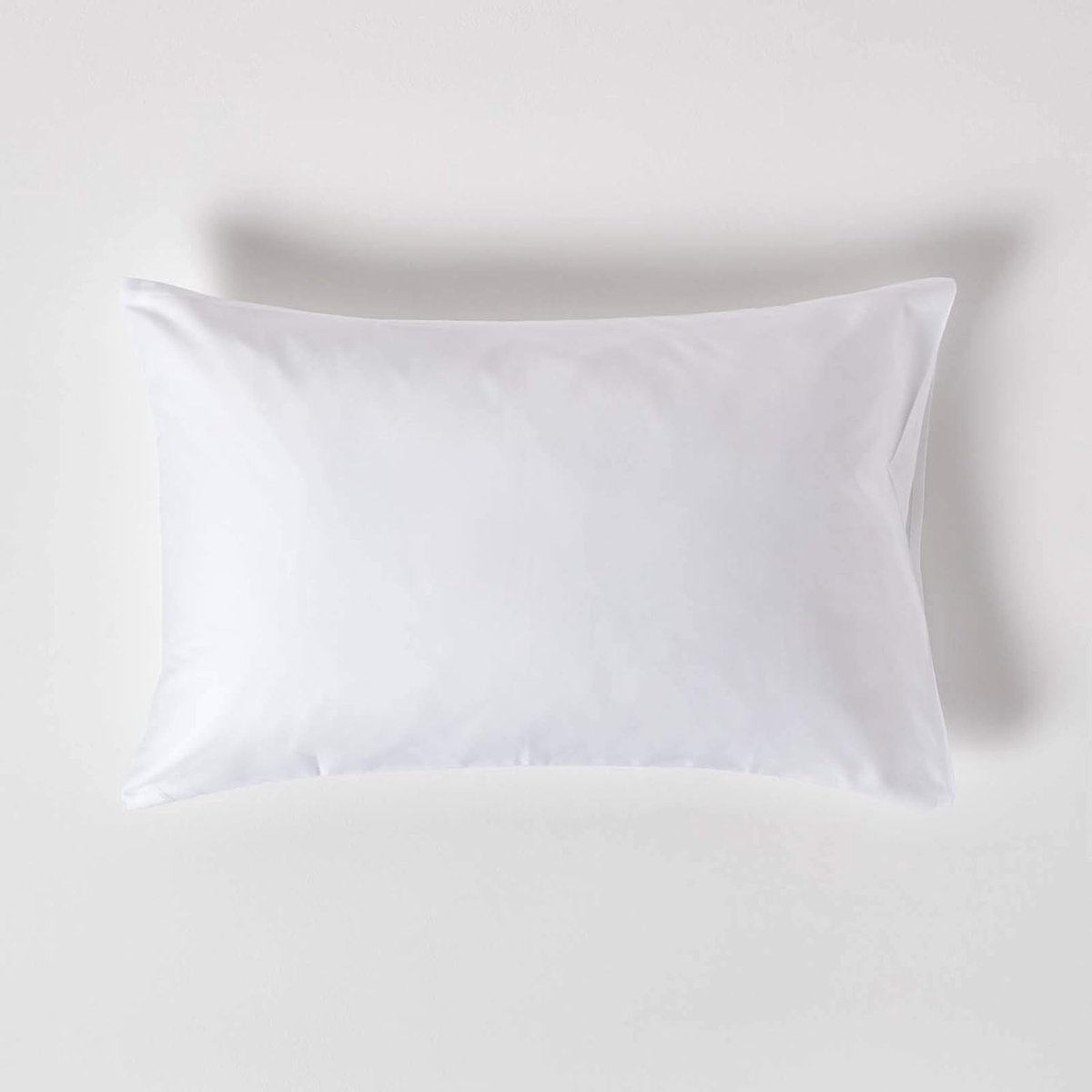 Famanu Biologische kussenslopen 48x74 cm wit, 100% biologisch katoen satijn, hotelsluiting, ademend en zacht. Een veelzijdige en handige keuze voor dagelijks gebruik in en om het huis. Blauw