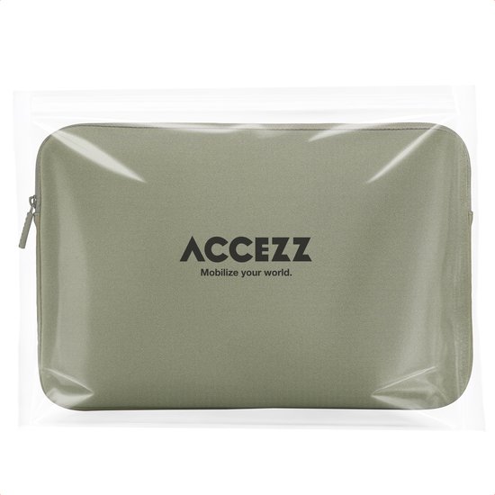 Groene laptoptas met Accezz logo en tekst 'Mobilize your world.' op de voorkant, verpakt in plastic.