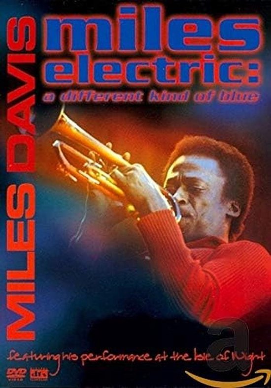 Voorzijde van de dvd Miles Electric: A Different Kind of Blue met Miles Davis die trompet speelt in een rode trui.