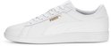 Zijaanzicht van witte Puma Smash 3.0 L sneakers met Puma logo.