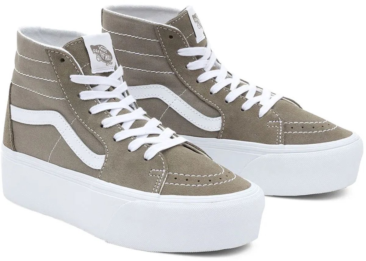 Metalen Sneakers Met Oogjes Groen