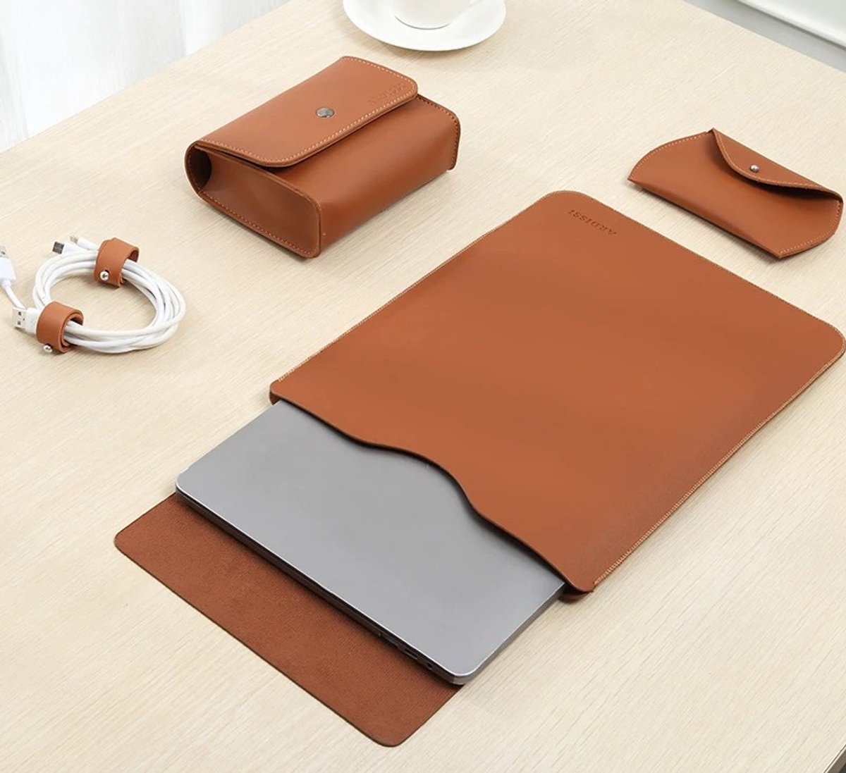 Luxe Laptop Hoes 13 inch – Set met Accessoires – MacBook Air 2020 A2179