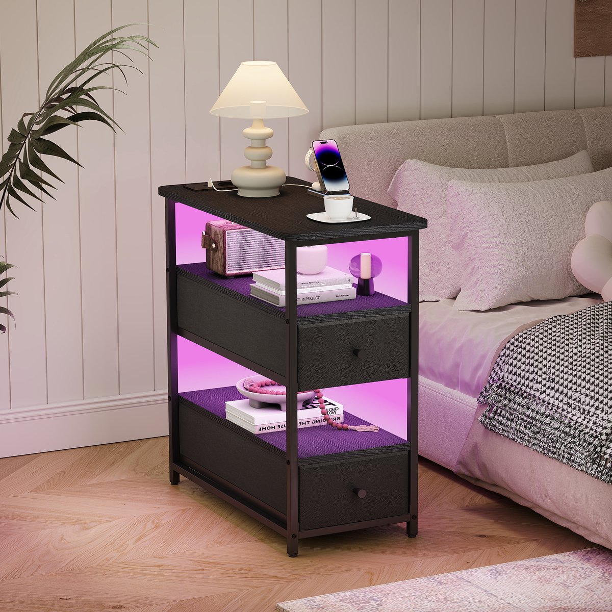 Zwart nachtkastje met vier niveaus, geïntegreerde ledverlichting, USB-poort en twee lades, functioneel en modern, geoptimaliseerd voor de slaapkamer.