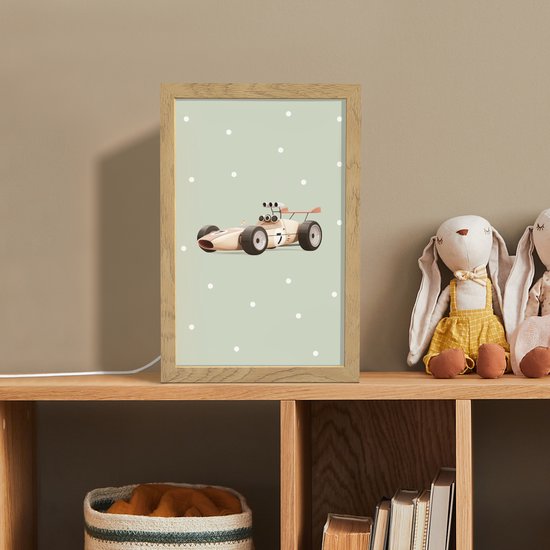 Nachtlampje 20x30 cm - Kinder lampje - Beige - Raceauto - Stippen - Tafellamp kinderkamer - Slaapkamer lamp - Bedlamp kinderen - Kinderlampje stopcontact - Wandlamp babykamer - Nachtlampjes van Merkloos — afbeelding 3