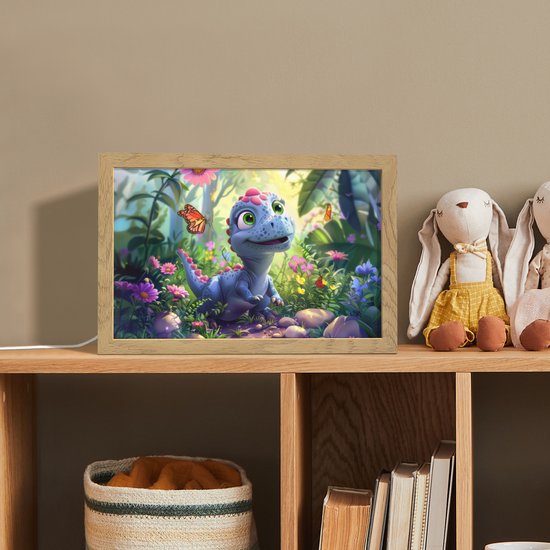Nachtlampje 30x20 cm - Kinder lampje - Dino - Paars - Baby - Dinosaurus - Tafellamp kinderkamer - Slaapkamer lamp - Bedlamp kinderen - Kinderlampje stopcontact - Wandlamp babykamer - Nachtlampjes van Decoways — afbeelding 3