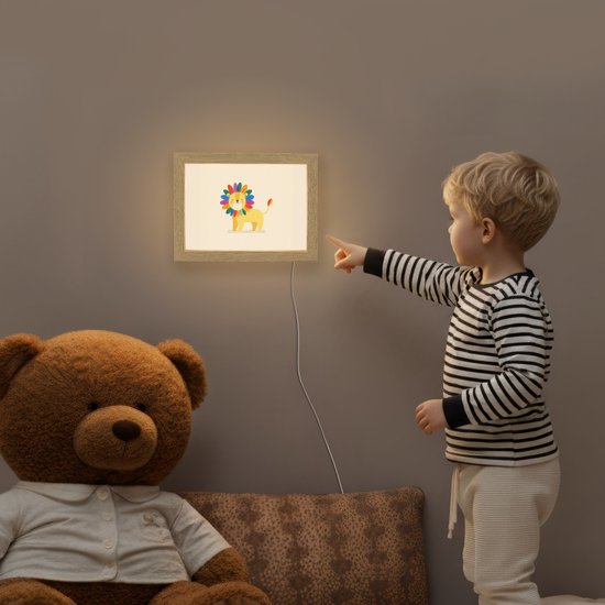 Nachtlampje 20x15 cm - Kinder lamp - Leeuw - Kleurrijke manen - Beige - Tafellamp kinderkamer - Slaapkamer lamp - Bedlamp kinderen - Kinderlampje stopcontact - Wandlamp babykamer - Nachtlampjes van Merkloos — afbeelding 5