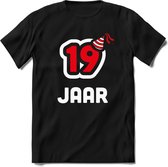 19 Jaar Feest kado T-Shirt Heren / Dames - Perfect Verjaardag Cadeau Shirt - Wit / Rood - Maat S