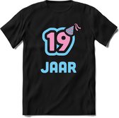 19 Jaar Feest kado T-Shirt Heren / Dames - Perfect Verjaardag Cadeau Shirt - Licht Blauw / Licht Roze - Maat 3XL