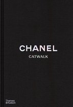 Boek cover Chanel Catwalk van Patrick Mauries