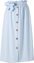 Effen, zachtblauwe damesrok met strikriem in de elastische taille en sierknopen aan de voorzijde | Maat L