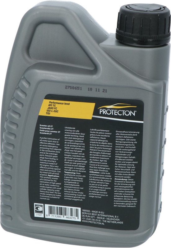 Grijze fles Protecton 2T scooterolie, met gedetailleerd label aan de zijkant. Inclusief 'Performance level API TC'.