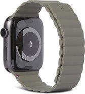 DECODED Siliconen Apple Watch Bandje - Geschikt voor Series 1-8 / SE - 38/40/41 mm - Extra Sterke Magneetsluiting - Olive