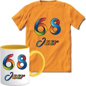 68 Jaar Vrolijke Verjaadag T-shirt met mok giftset Geel | Verjaardag cadeau pakket set | Grappig feest shirt Heren – Dames – Unisex kleding | Koffie en thee mok | Maat L