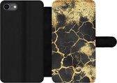 Bookcase Geschikt voor iPhone 8 telefoonhoesje - Marmer print - Zwart - Goud - Met vakjes - Wallet case met magneetsluiting