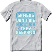 Gamers don't die pixel T-shirt | Neon Blauw | Gaming kleding | Grappig game verjaardag cadeau shirt Heren – Dames – Unisex | - Licht Grijs - Gemaleerd - XL