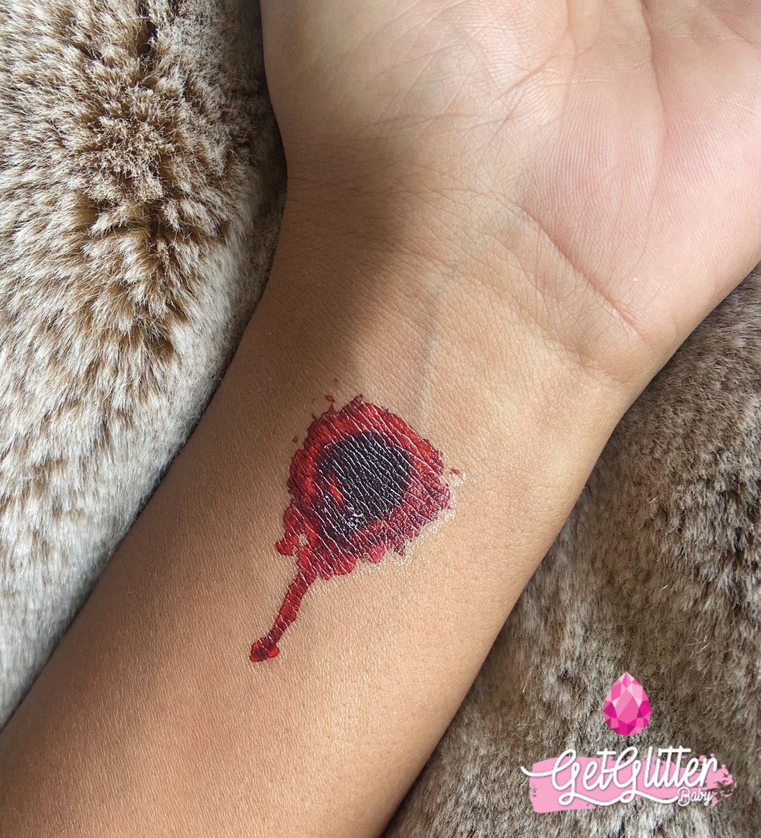GetGlitterBaby® - Schotwonden Tattoo / Halloween Decoratie Versiering / Carnaval Schmink Make Up Plak Tattoos / Tijdelijke Tattoo / Nep Tatoeage / Wonden Wond Kogelgat Schotwond - Kogelgaten met Bloed — afbeelding 4