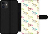 Bookcase Geschikt voor iPhone 11 telefoonhoesje - Meiden - Paarden - Patronen - Girl - Kids - Kinderen - Met vakjes - Wallet case met magneetsluiting