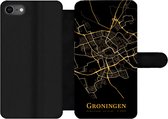 Bookcase Geschikt voor iPhone 7 telefoonhoesje - Groningen - Stadskaart - Goud - Met vakjes - Wallet case met magneetsluiting