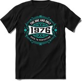 1976 The One And Only | Feest Kado T-Shirt Heren - Dames | Cobalt - Wit | Perfect Verjaardag Cadeau Shirt | Grappige Spreuken - Zinnen - Teksten | Maat M