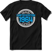 1964 Limited Edition | Feest Kado T-Shirt Heren - Dames | Wit - Blauw | Perfect Verjaardag Cadeau Shirt | Grappige Spreuken - Zinnen - Teksten | Maat S