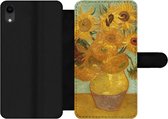 Bookcase Geschikt voor iPhone XR telefoonhoesje - Zonnebloemen - Vincent van Gogh - Met vakjes - Wallet case met magneetsluiting