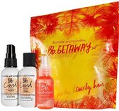 Bumble - The Getaway Set - Curly Hair (Incl. Hairdressers Invisible Oil 25ml + Curl Pre Style/Restyle Primer 60ml + Curl Defining Crème 60ml)