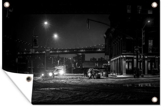 Muurdecoratie Sneeuw storm in de nacht in New York - zwart wit - 180x120 cm - Tuinposter - Tuindoek - Buitenposter