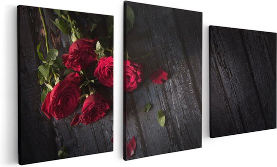 Artaza - Canvas Schilderij - Rode Rozen Op De Grond - Foto Op Canvas - Canvas Print