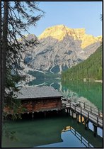 Poster van een mooie bergen bij water in Italië - 50x70 cm