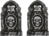 Set van 2x stuks horror kerkhof decoratie grafsteen RIP met schedel 50 x 30 cm - Halloween feestdecoratie en versiering