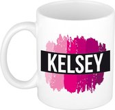 Kelsey  naam cadeau mok / beker met roze verfstrepen - Cadeau collega/ moederdag/ verjaardag of als persoonlijke mok werknemers