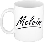 Melvin naam cadeau mok / beker met sierlijke letters - Cadeau collega/ vaderdag/ verjaardag of persoonlijke voornaam mok werknemers
