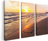 Artaza Canvas Schilderij Drieluik Zonsondergang Op Het Strand Met Een Hartje - 120x80 - Foto Op Canvas - Canvas Print