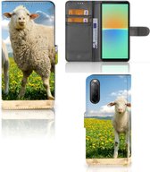 Telefoon Hoesje Sony Xperia 10 IV Wallet Book Case met foto Schaap en Lammetje