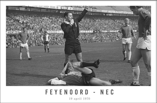 Walljar - Poster Feyenoord met lijst - Voetbal - Amsterdam - Eredivisie - Zwart wit - Feyenoord - NEC '70 - 13 x 18 cm - Zwart wit poster met lijst