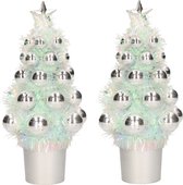 4x Mini kunst kerstboompje zilver met kerstballen 19 cm - Kerstversiering - Kunstboompje