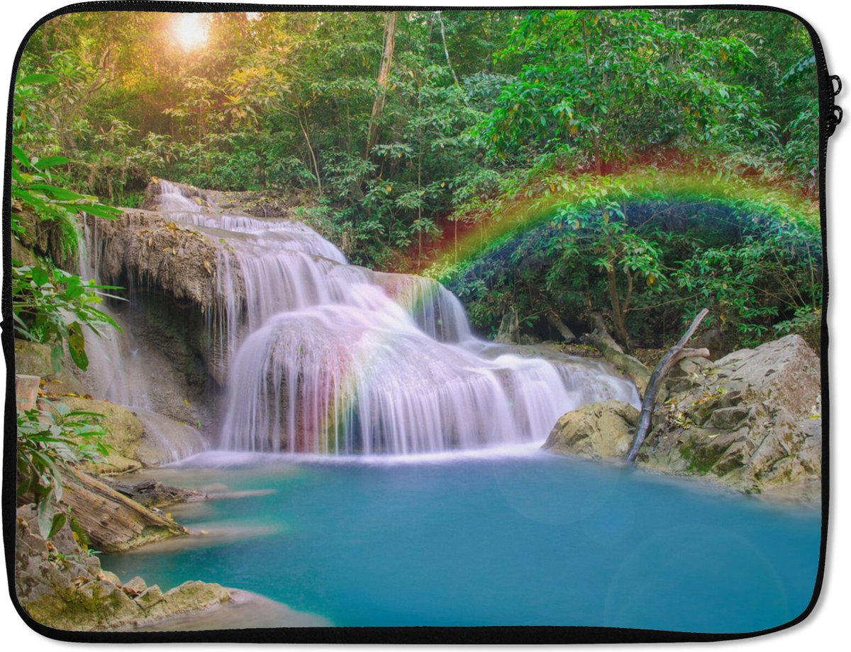 Laptophoes 15.6 inch - Regenboog - Zon - Waterval - Natuur - Laptop sleeve - Binnenmaat 37x26 cm - Zwarte achterkant