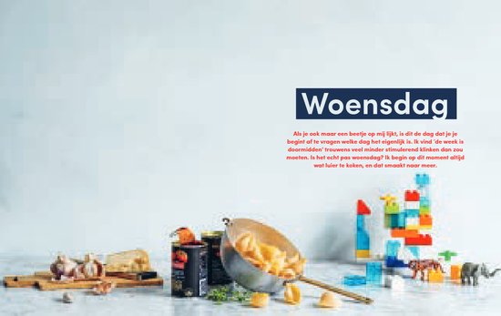 Woensdag: blikjes voedsel, pasta in een pan en speelgoedblokken.