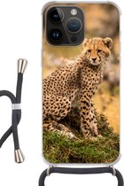 Geschikt voorApple Iphone 14 Pro - Crossbody Case - Luipaard - Bos - Dier - Siliconen - Crossbody - Backcover met Koord - Telefoonhoesje met koord - Hoesje met touw