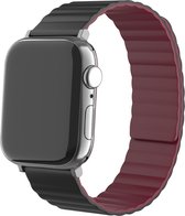 Strap-it Magnetisch sportbandje - Geschikt voor Apple Watch bandje - Series 1/2/3/4/5/6/7/8/9/SE/Ultra (2) - Zwart/Rood - Siliconen bandje sport met magneet - iWatch bandje maat: 42 mm 44 mm 45 mm 49 mm